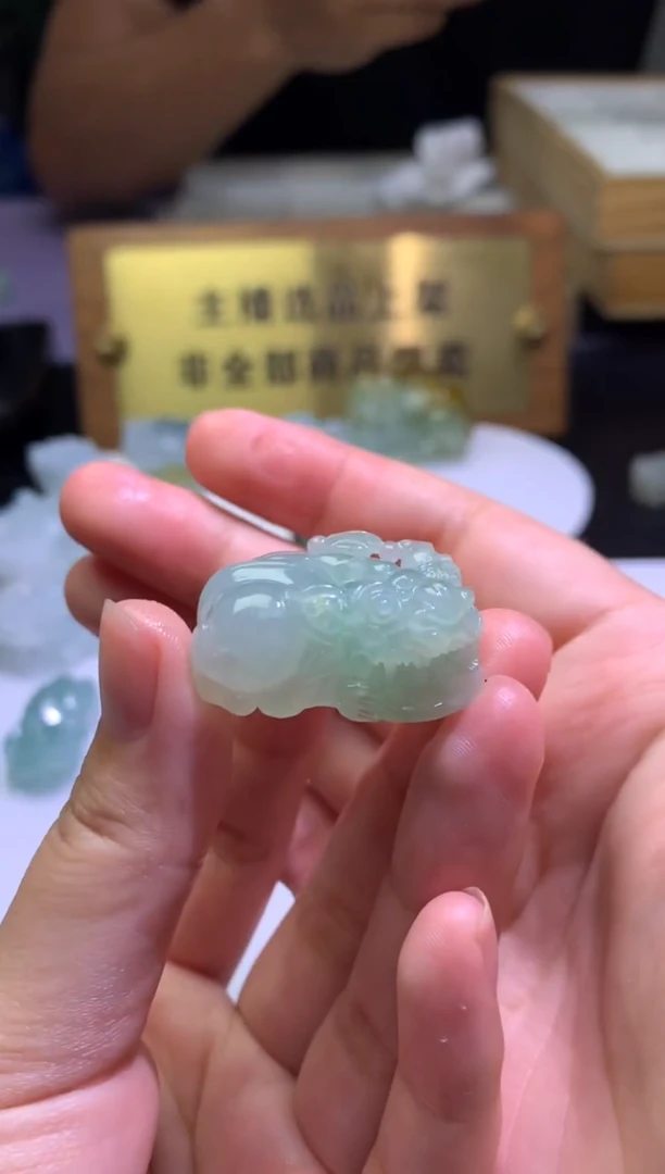未镶嵌定制翡翠毛货