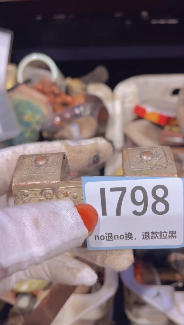 瓷片青***A表姐直播链接热卖