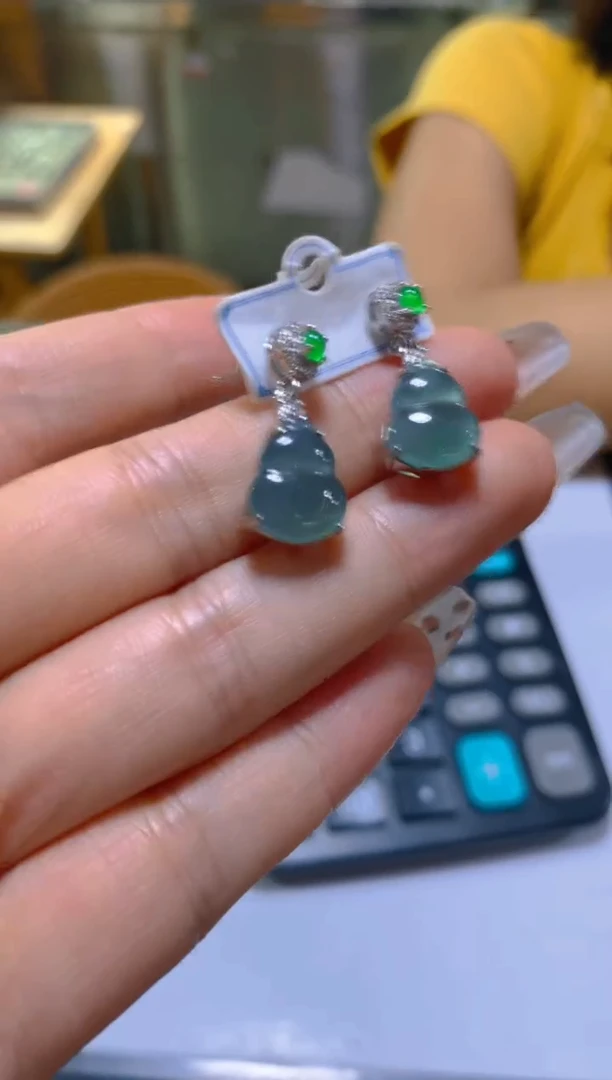 未镶嵌翡翠耳饰多样性发一