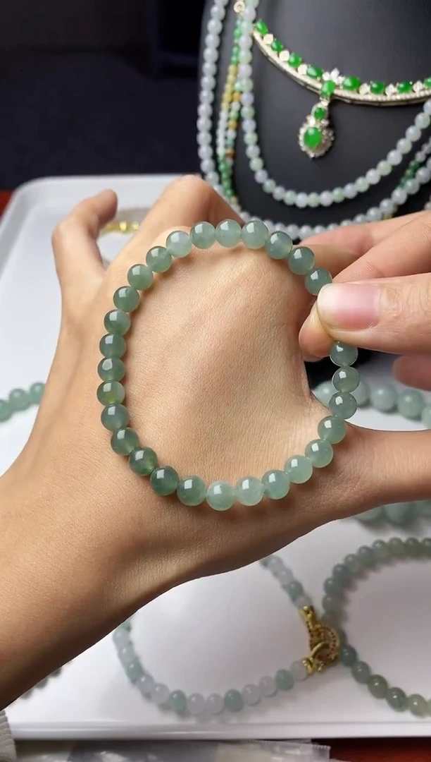 未镶嵌定制翡翠绿晴底手串卡6.5