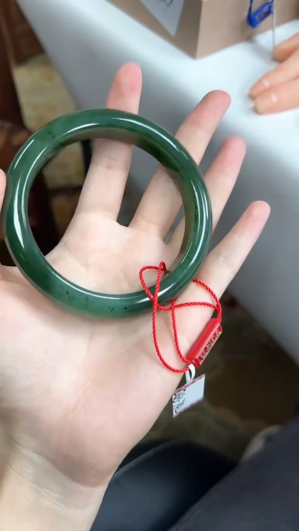 未镶嵌手镯和田玉64