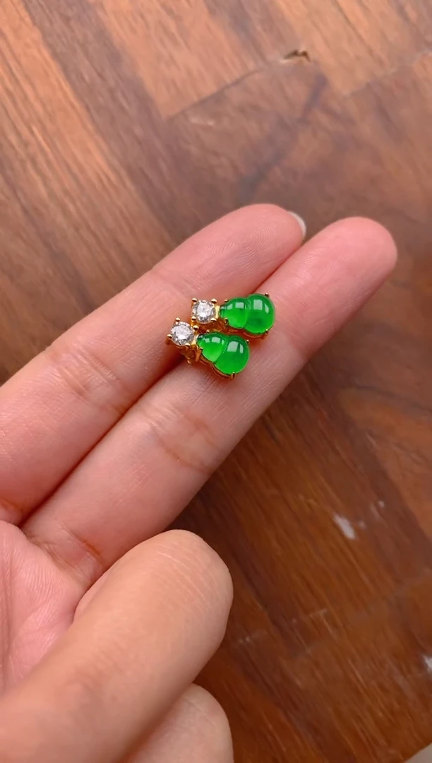 银S925镶嵌翡翠耳饰葫芦耳钉