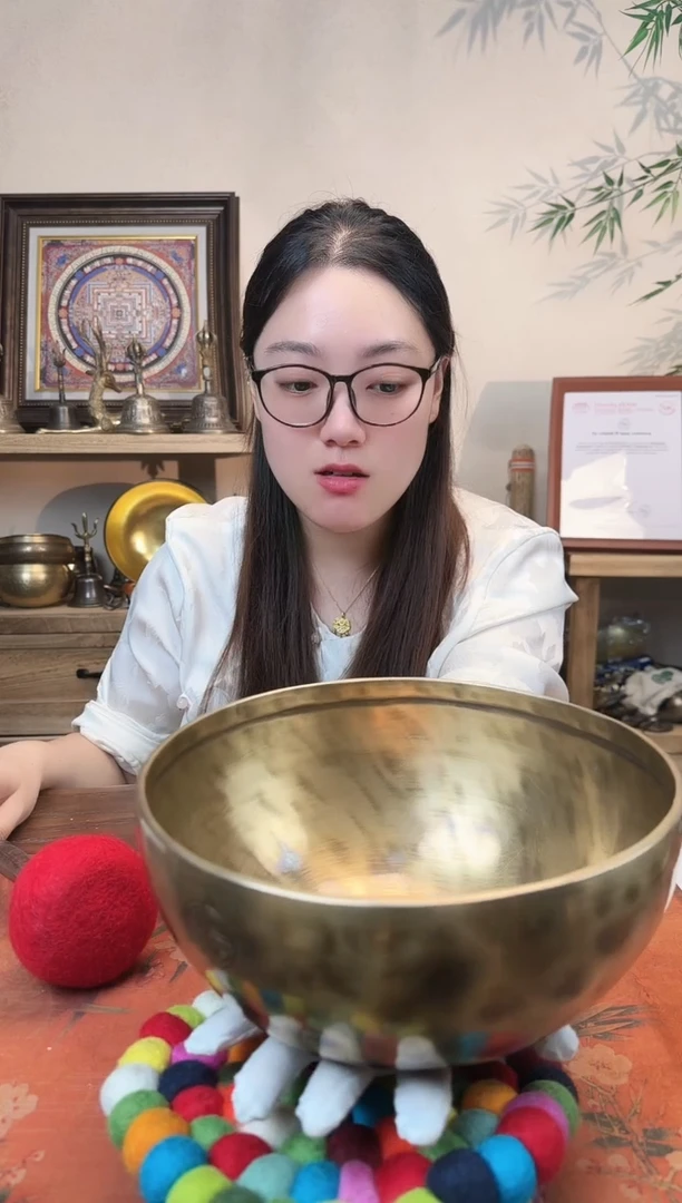 满月颂钵