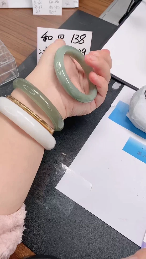 未镶嵌手镯石英质玉180/56-57