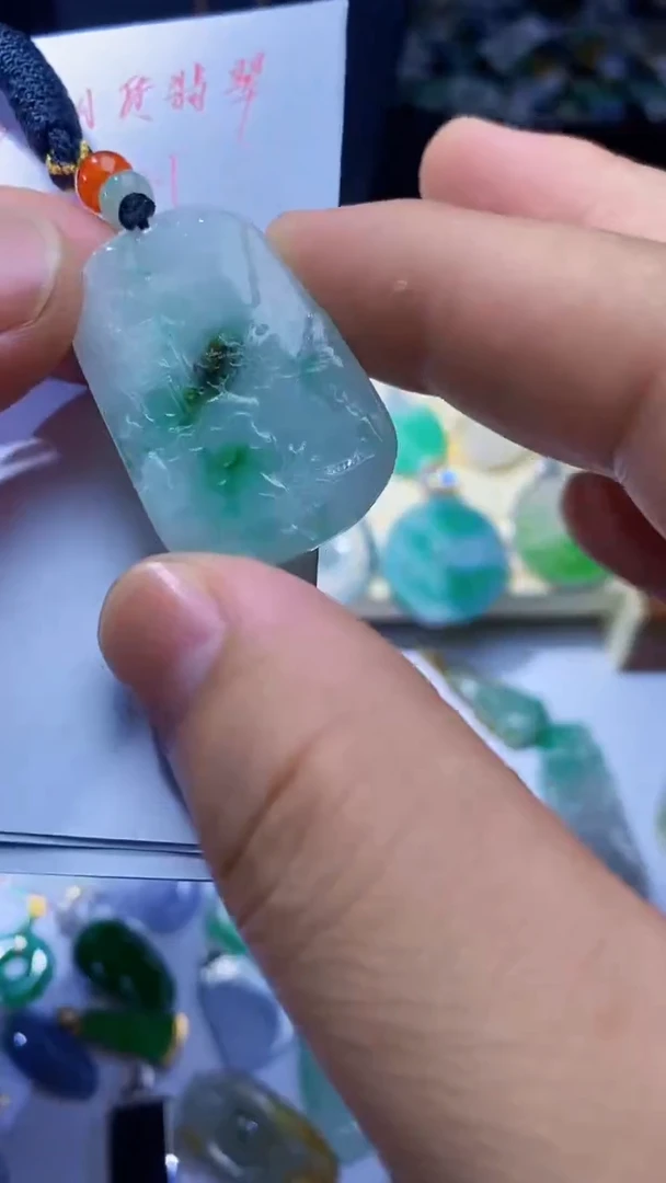 翡翠未镶嵌吊坠(不含链)18