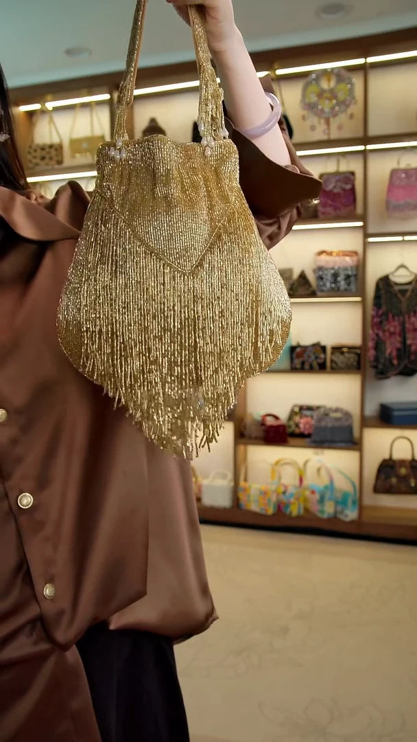 织物16百格汇手工串珠包