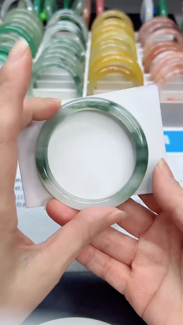 未镶嵌手镯石英质玉18/