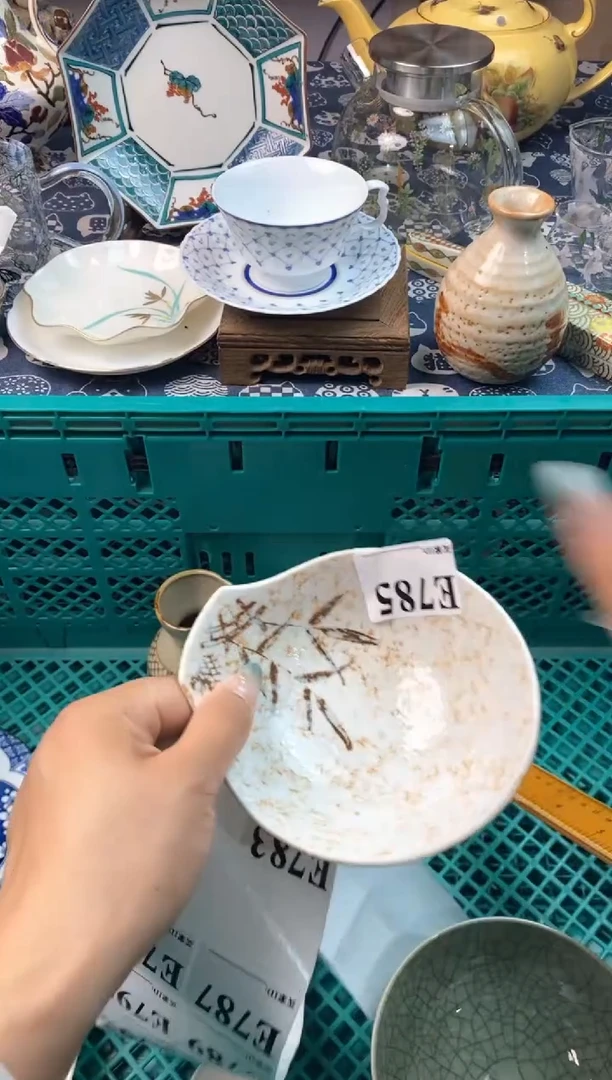 瓷片[○･｀Д´･ ○][○･｀Д´･ ○]