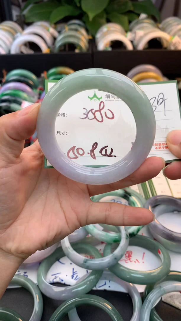 未镶嵌定制翡翠柚***?毛货需精细抛光+多人