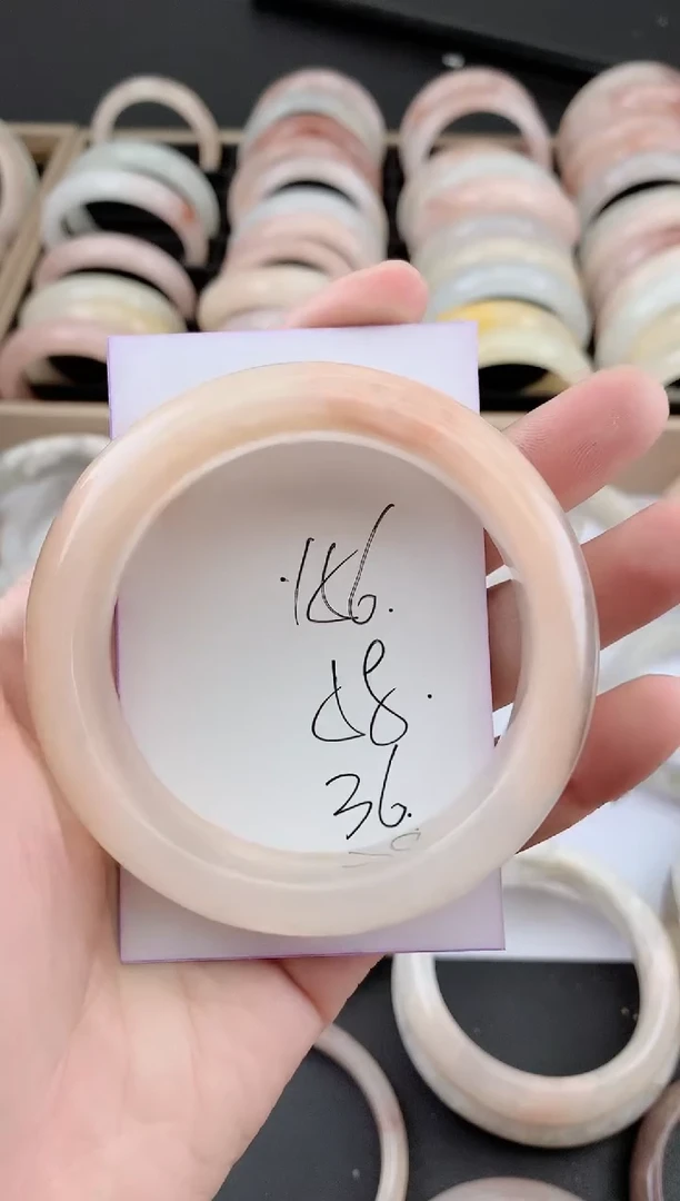 未镶嵌手镯石英质玉156