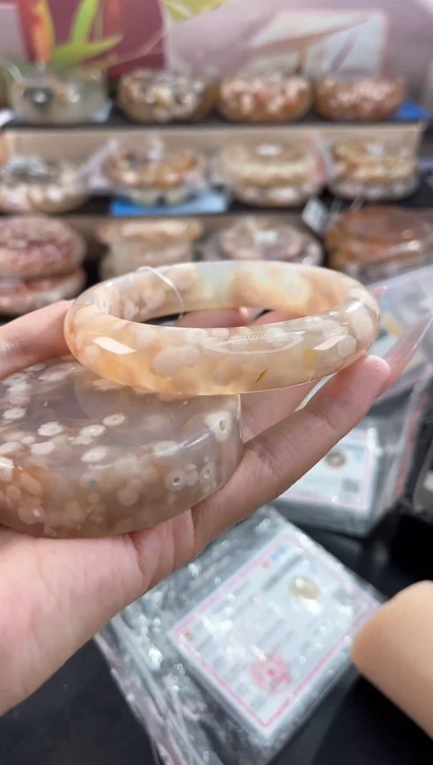 未镶嵌手镯石英质玉63