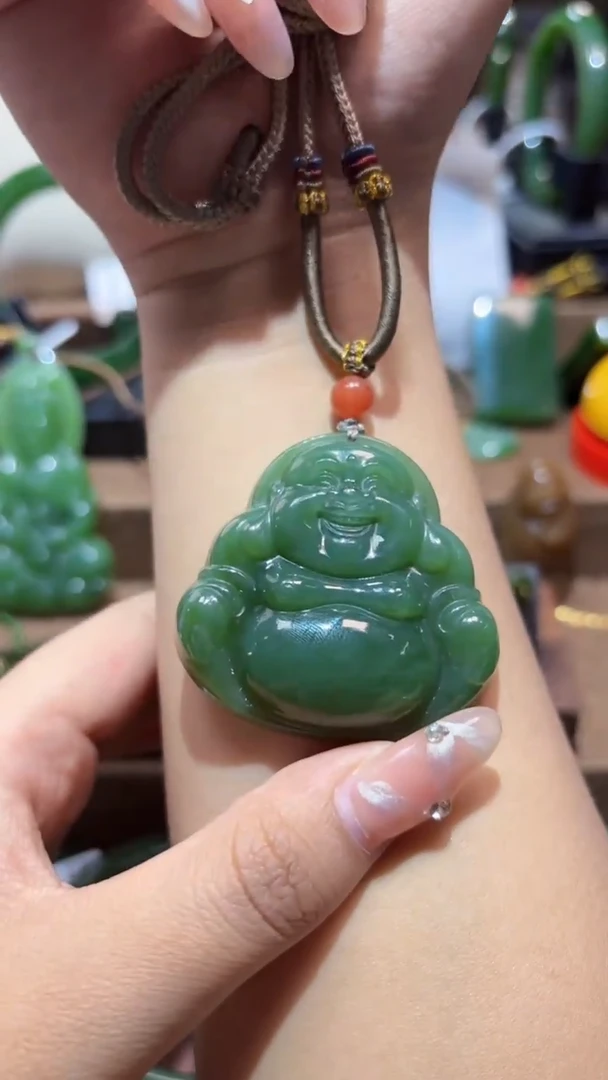 颈饰未镶嵌和田玉（碧玉）1