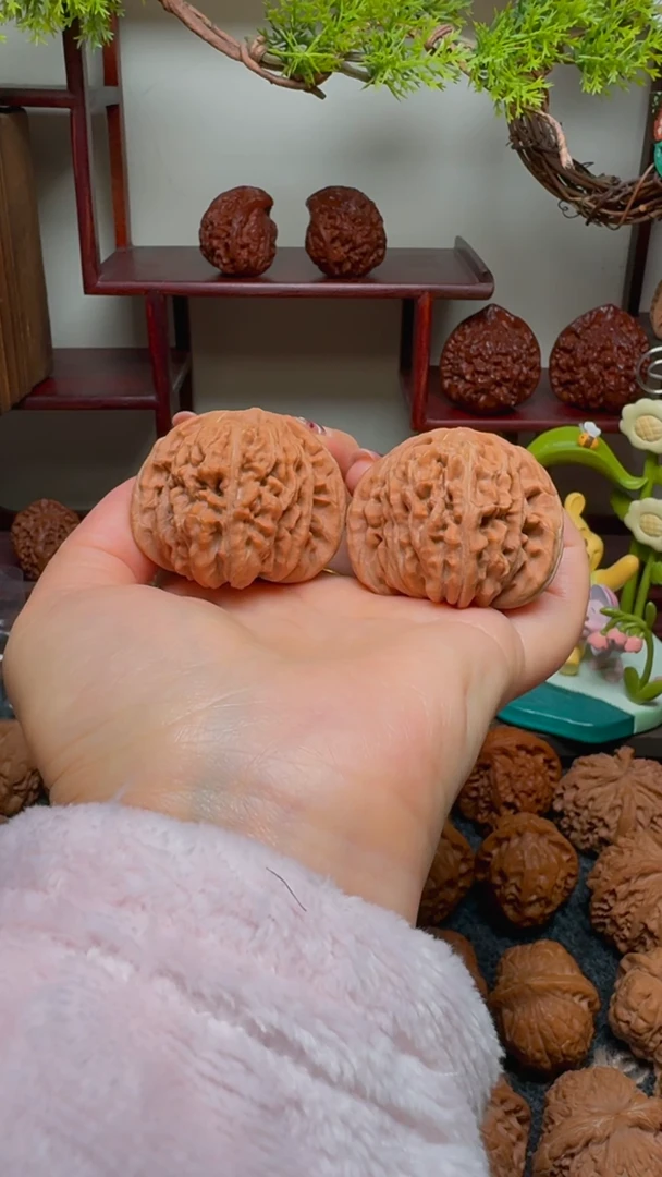 【闪购商品】文玩核桃把件四座楼