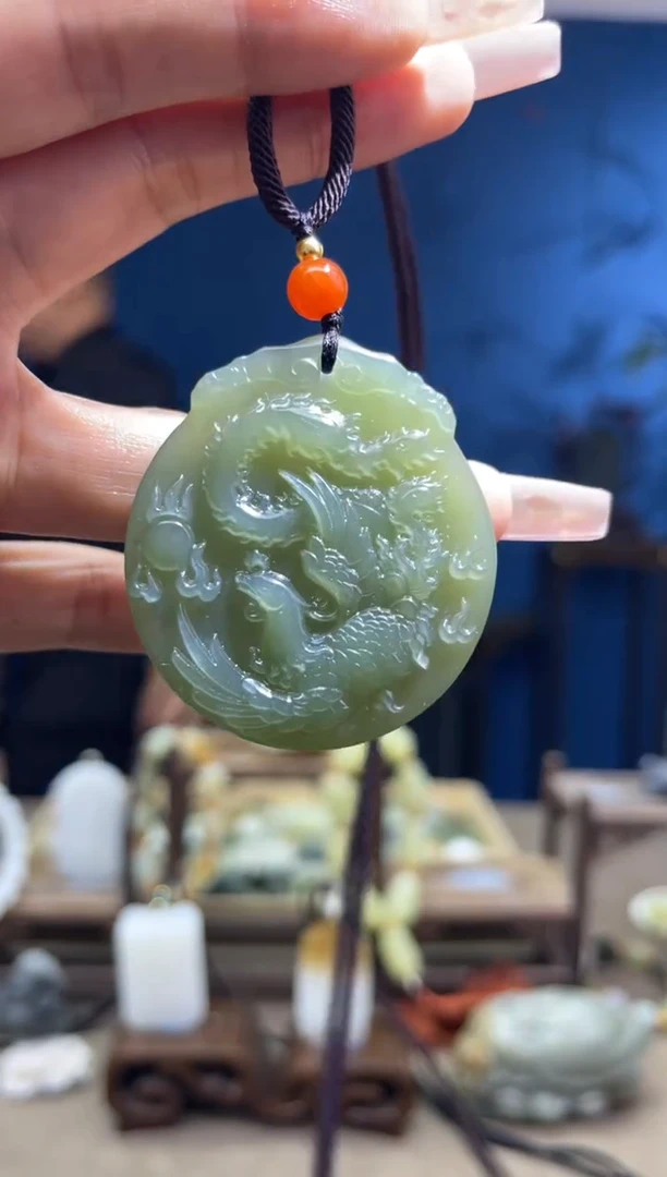 和田玉未镶嵌颈饰1