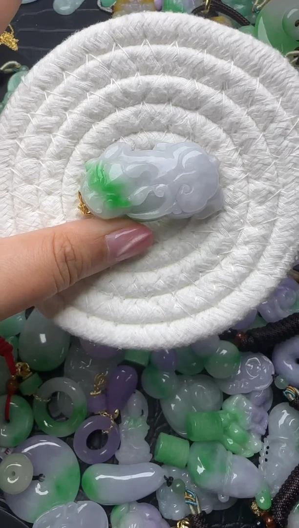颈饰未镶嵌翡翠缅甸翡翠吊坠