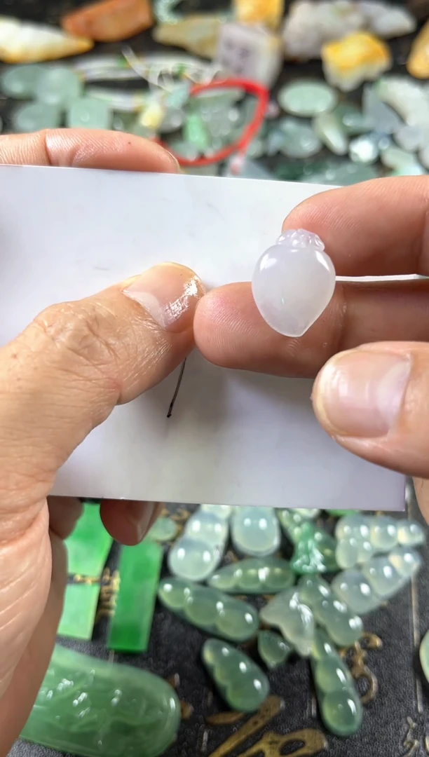 定制翡翠未镶嵌寿桃