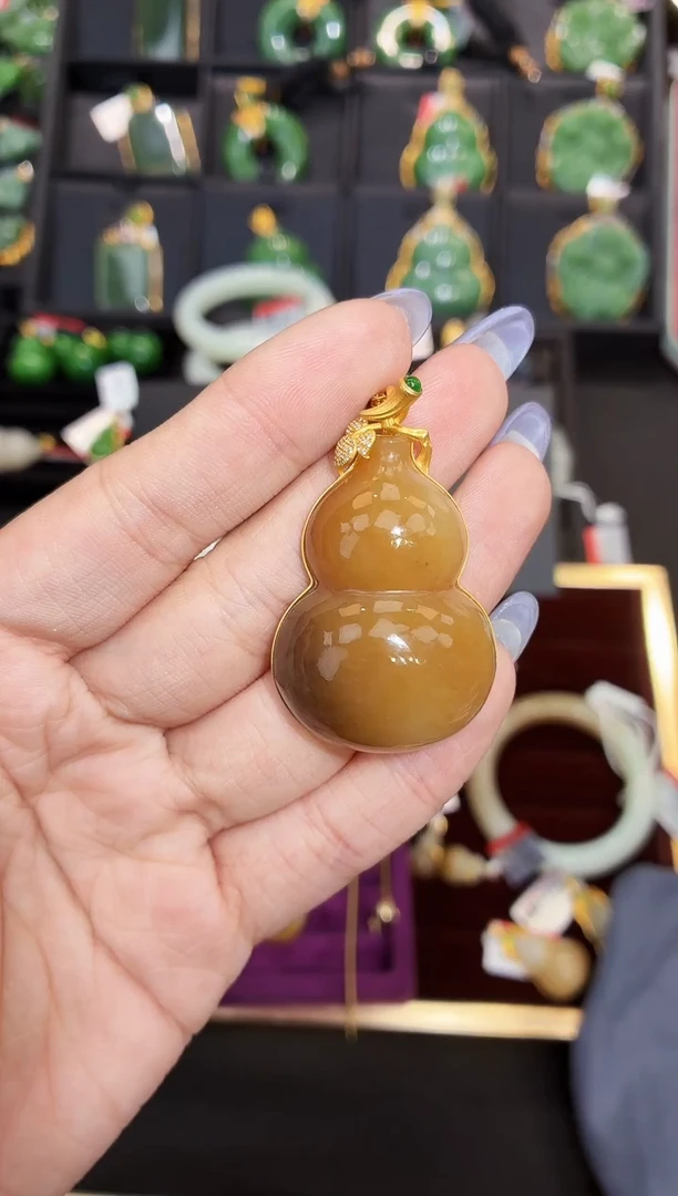 吊坠(赠链)18K金镶嵌和田玉用****742MM多样性发一Z