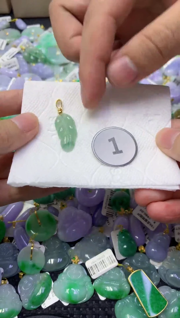 颈饰未镶嵌翡翠天然缅甸翡翠A货