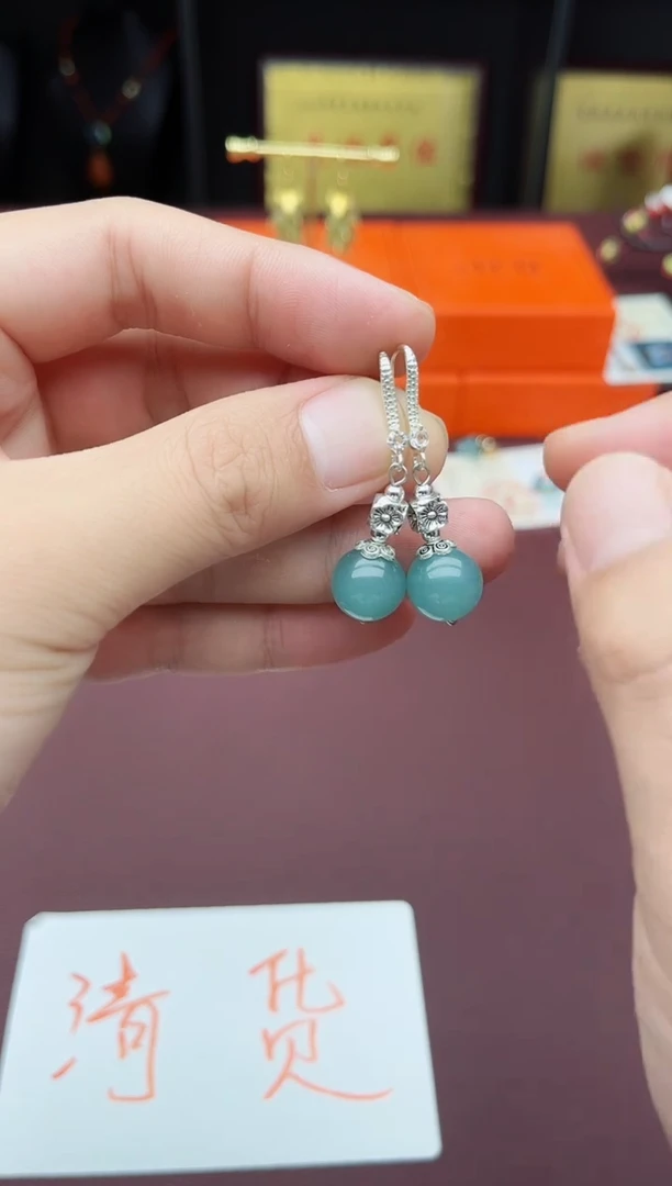 石英质玉（天山翠）未镶嵌耳钉435000