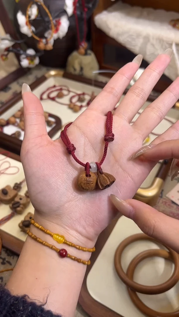 手串桃核【桃缘行】红绳「福气莲莲」桃木桃核辟、挡、驱、护 红绳可调节