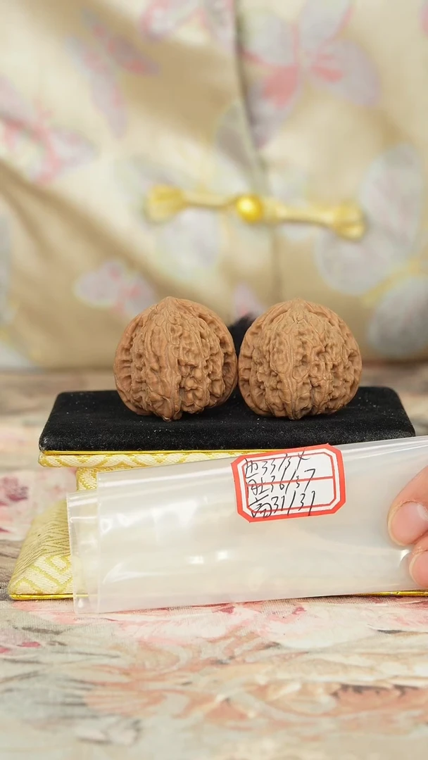 【闪购商品】文玩核桃把件密纹狮子头