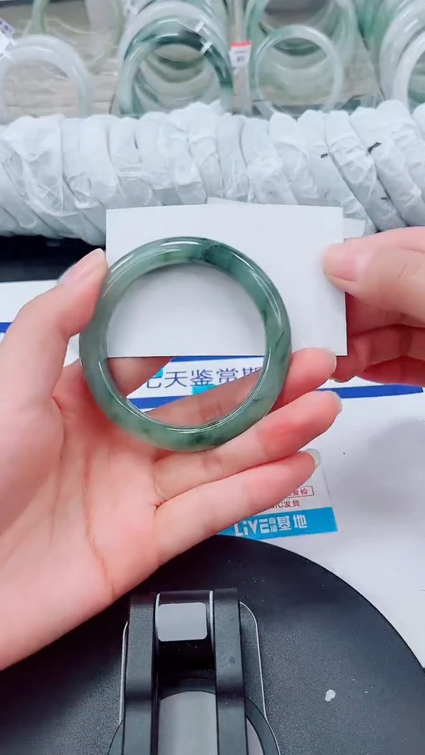 未镶嵌手镯石英质玉63-52/53