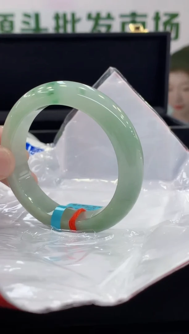 未镶嵌手镯翡翠翡翠手镯
