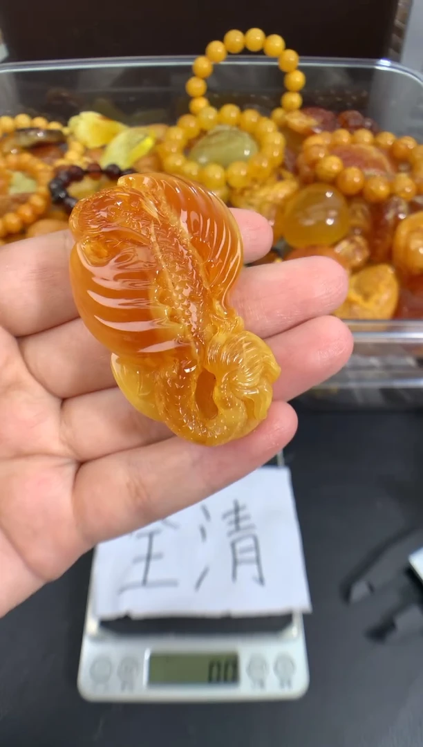 蜜蜡未镶嵌珠宝奇石1