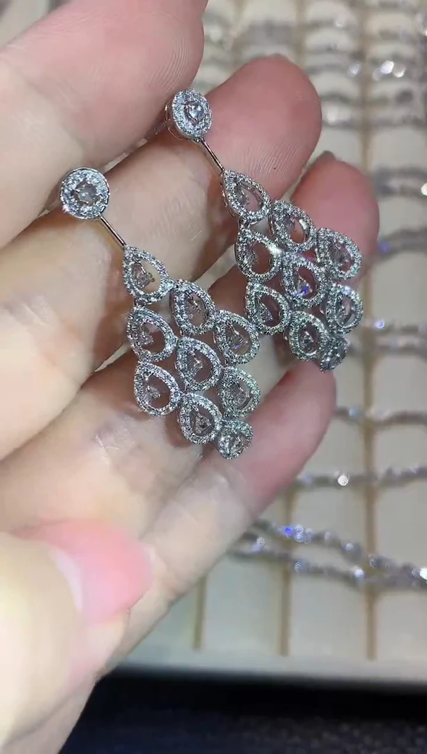 18K金镶嵌耳饰钻石D7