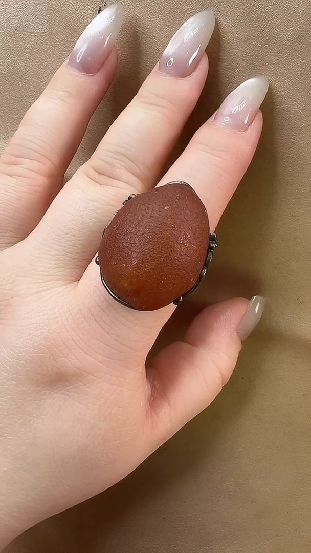 琥珀颈饰未镶嵌戒指