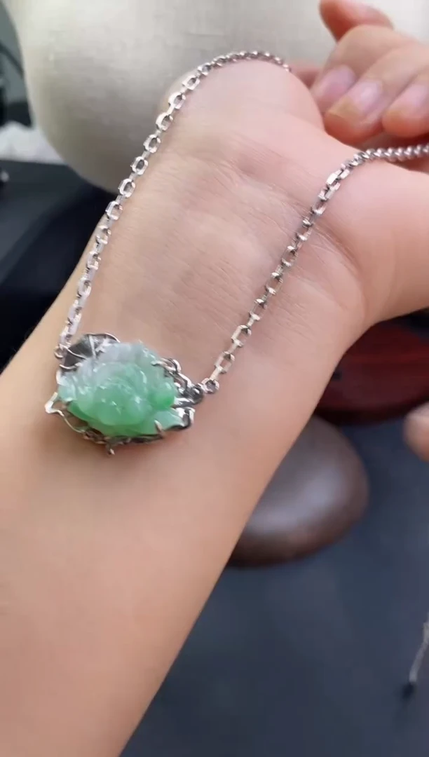 颈饰银S925镶嵌翡翠18253