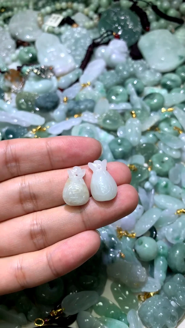 颈饰未镶嵌翡翠2