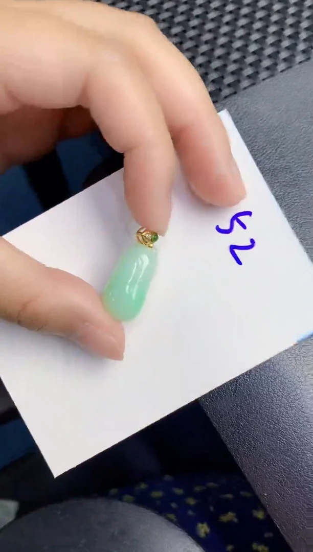 翡翠未镶嵌颈饰0000000000