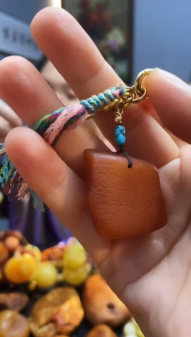 琥珀颈饰未镶嵌挂件