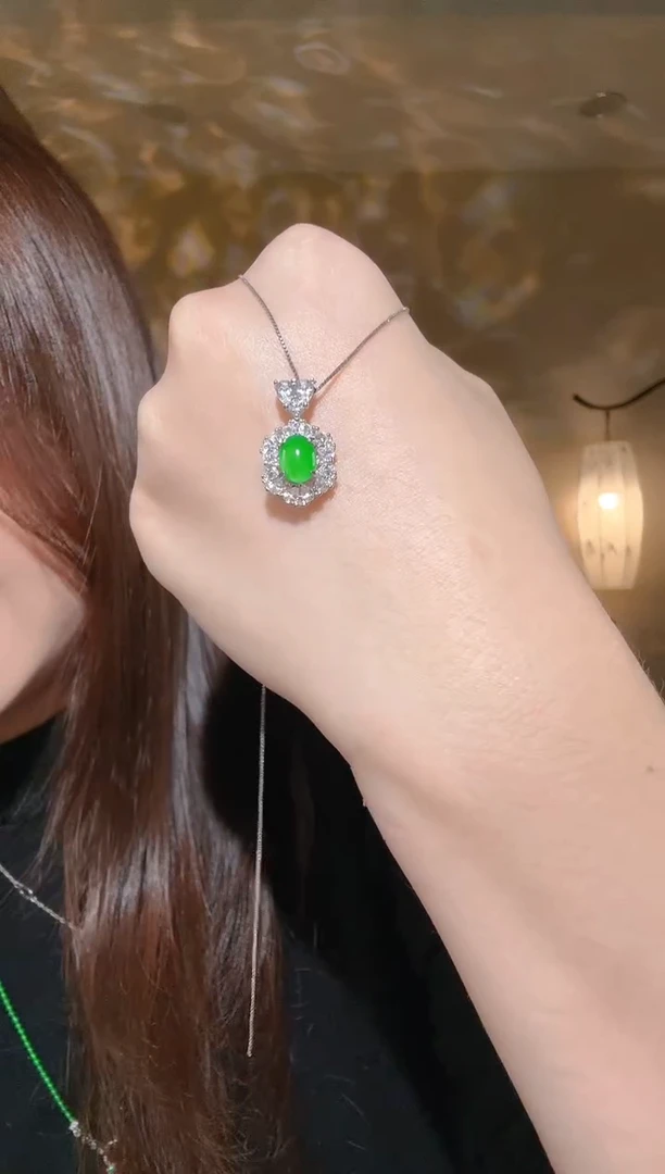 吊坠(赠链)未镶嵌翡翠蛋面吊坠