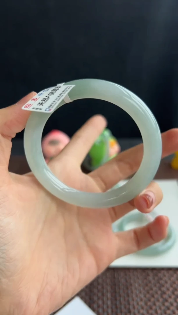 翡翠手镯未镶嵌63号57.4*9.1*9.2