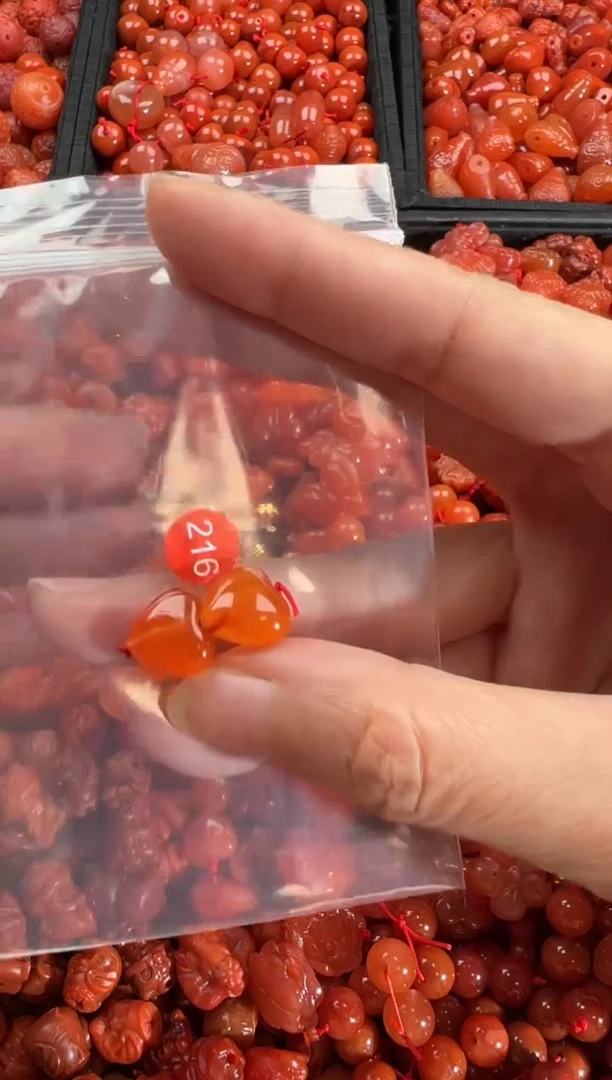 【闪购商品】南红玛瑙颈饰未镶嵌1