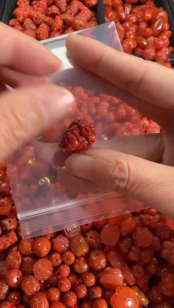 【闪购商品】南红玛瑙颈饰未镶嵌1