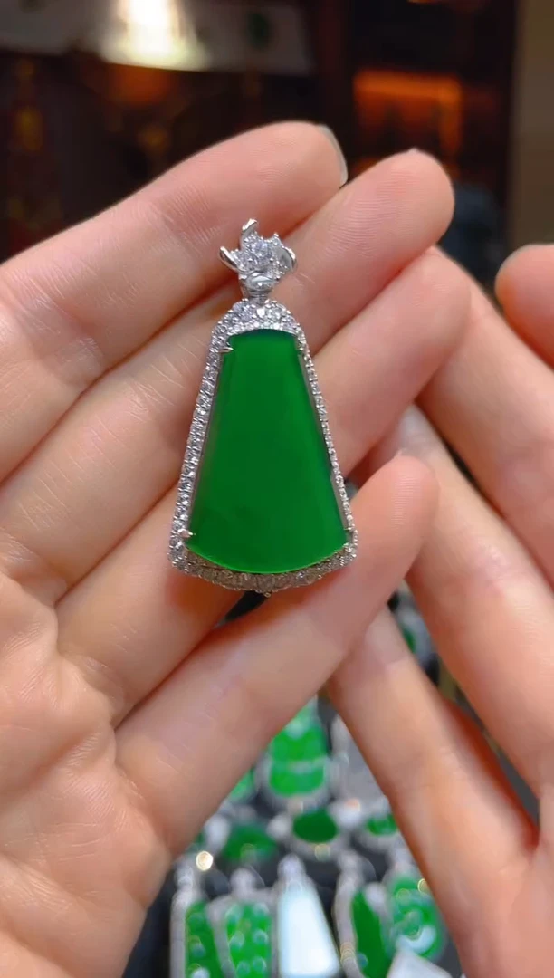 【闪购商品】翡翠颈饰银S925镶嵌113683天然A货翡翠无事牌