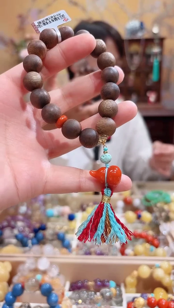 18K金镶嵌手串南红玛瑙设计款珠串