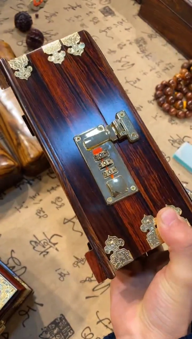 花梨木类密码首饰盒+手串