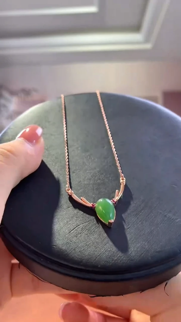 和田玉银S925镶嵌挂件碧玉一路有你