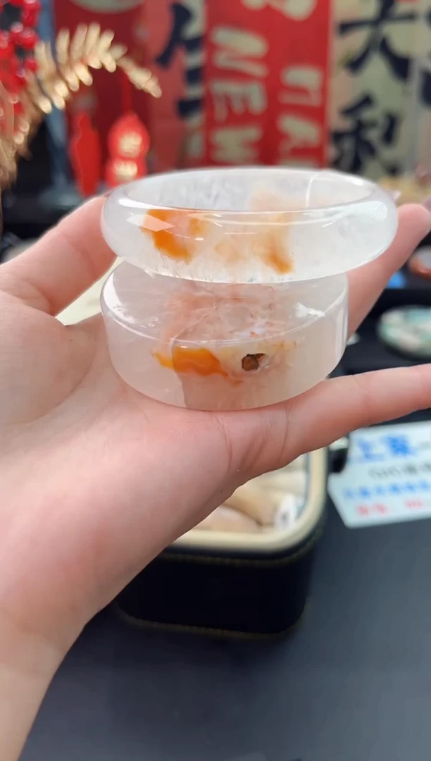 【闪购商品】石英质玉手镯未镶嵌赠送镯心（61圈口）无证书