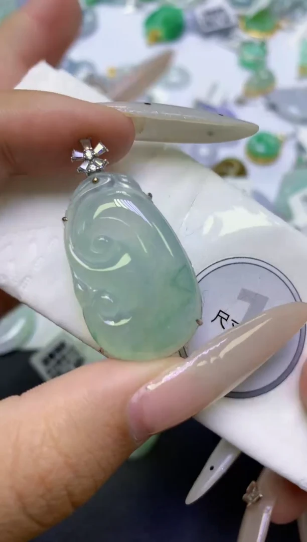 颈饰18K金镶嵌翡翠天然缅甸翡翠A货百元以上9元证书费自理