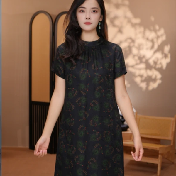 [黛青瑶] 25新款提花缎花萝琉璃扣香云纱连衣裙