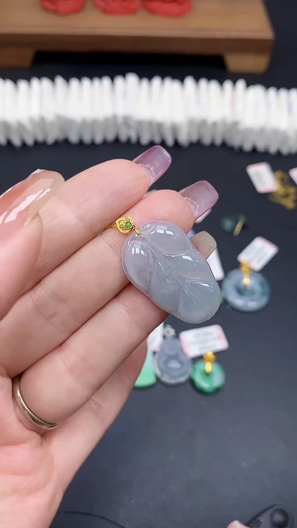 翡翠18K金镶嵌吊坠(不含链)MS189673