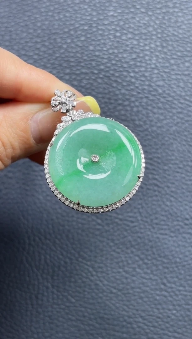 颈饰18K金镶嵌翡翠YM1218-1 平安扣