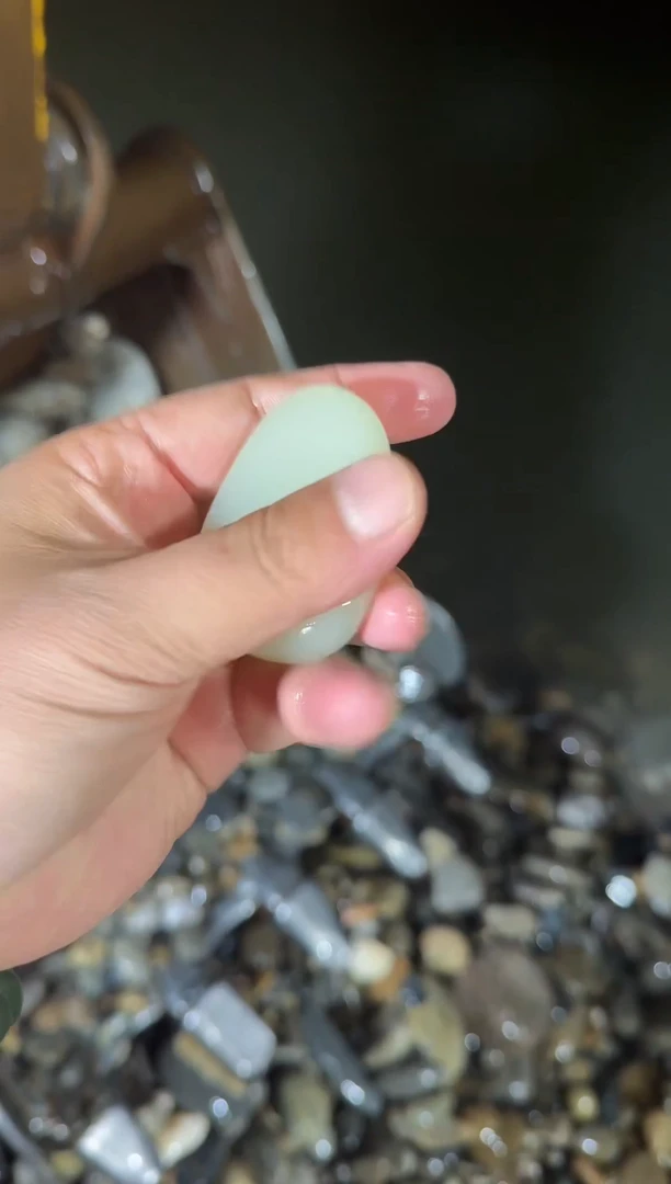 未镶嵌和田玉（糖玉）挂件挂件