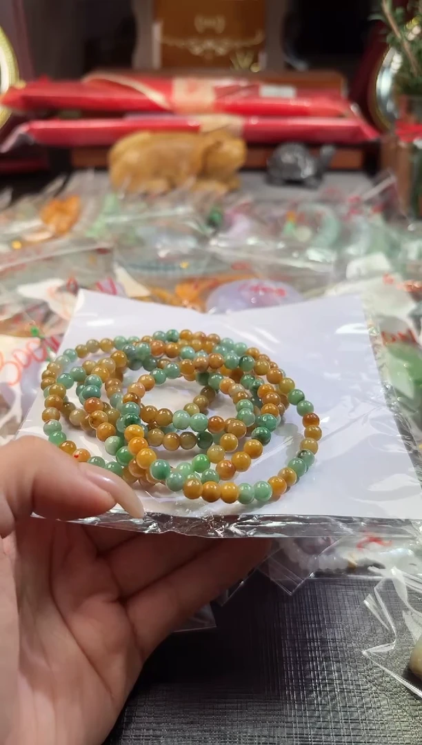 翡翠未镶嵌颈饰100642000