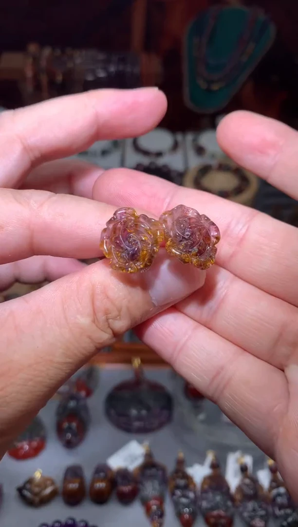 未镶嵌珠宝半成品水晶极光紫钛牡丹花，多样性